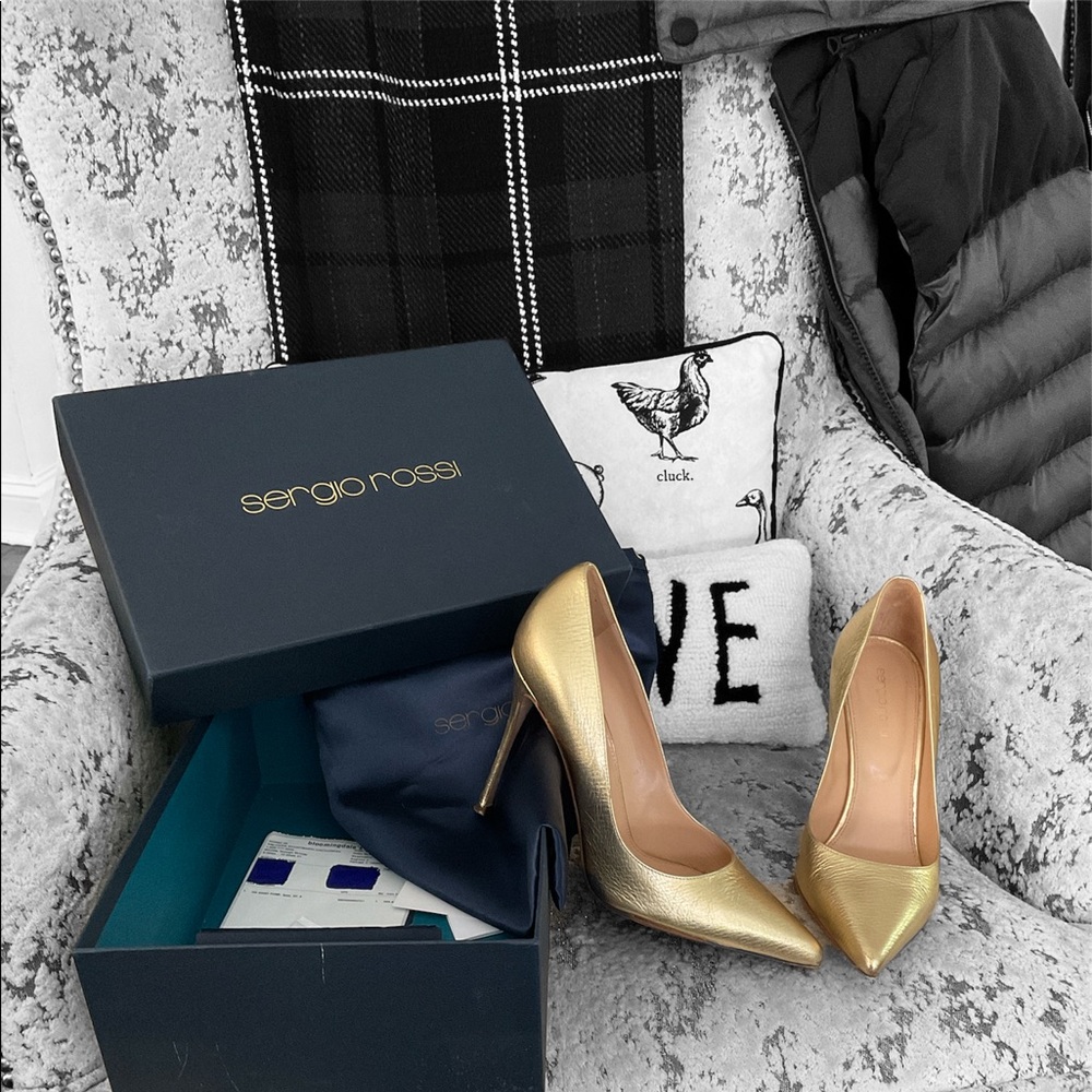 Sergio Rossi Classic Shiny Gold Pump